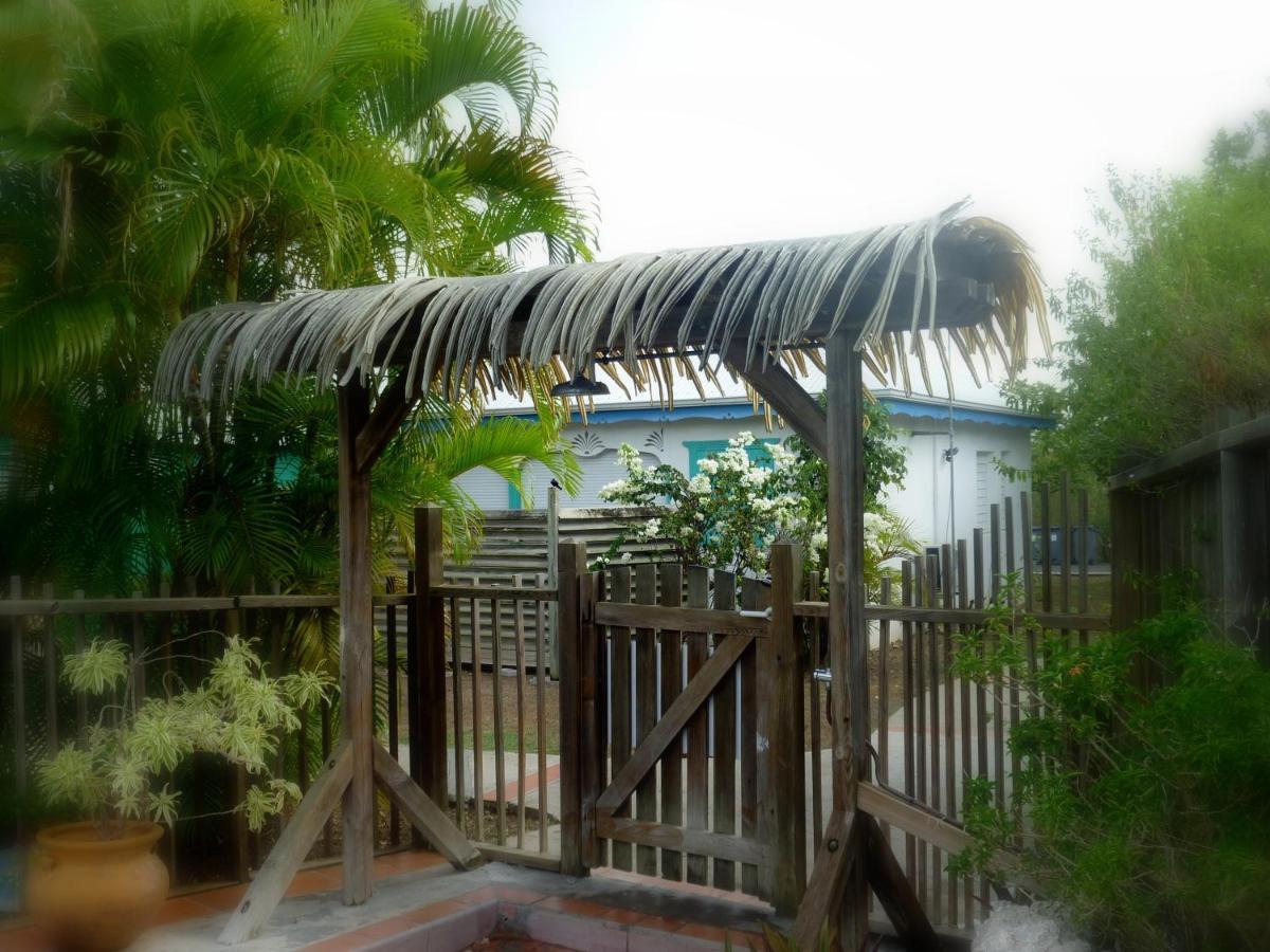 Bungalow La Papaye Bleue Residence Acces Piscine & Plage Сен-Франсуа Экстерьер фото