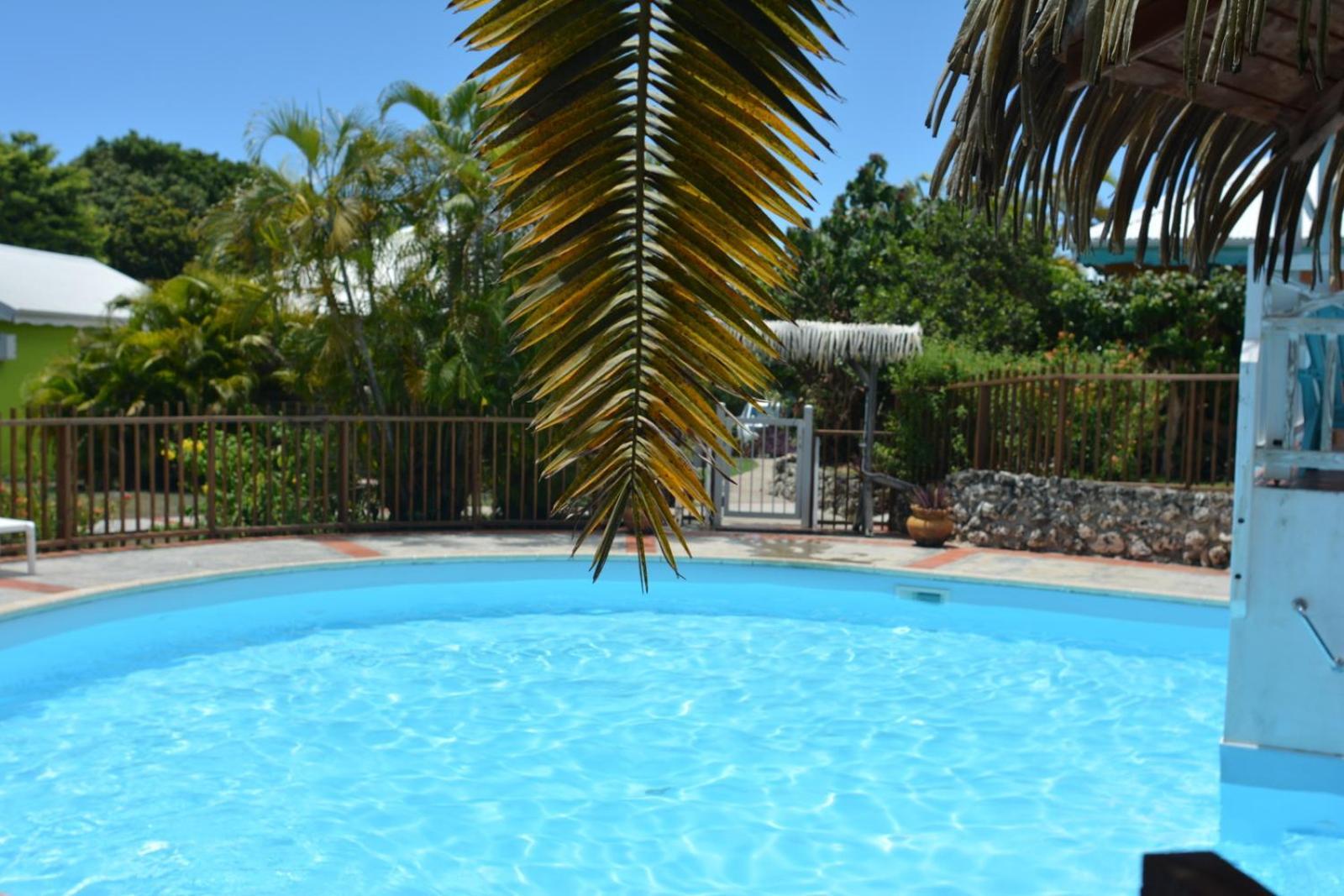 Bungalow La Papaye Bleue Residence Acces Piscine & Plage Сен-Франсуа Экстерьер фото